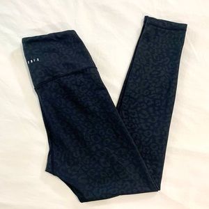 All Fenix xs black cheetah leggings